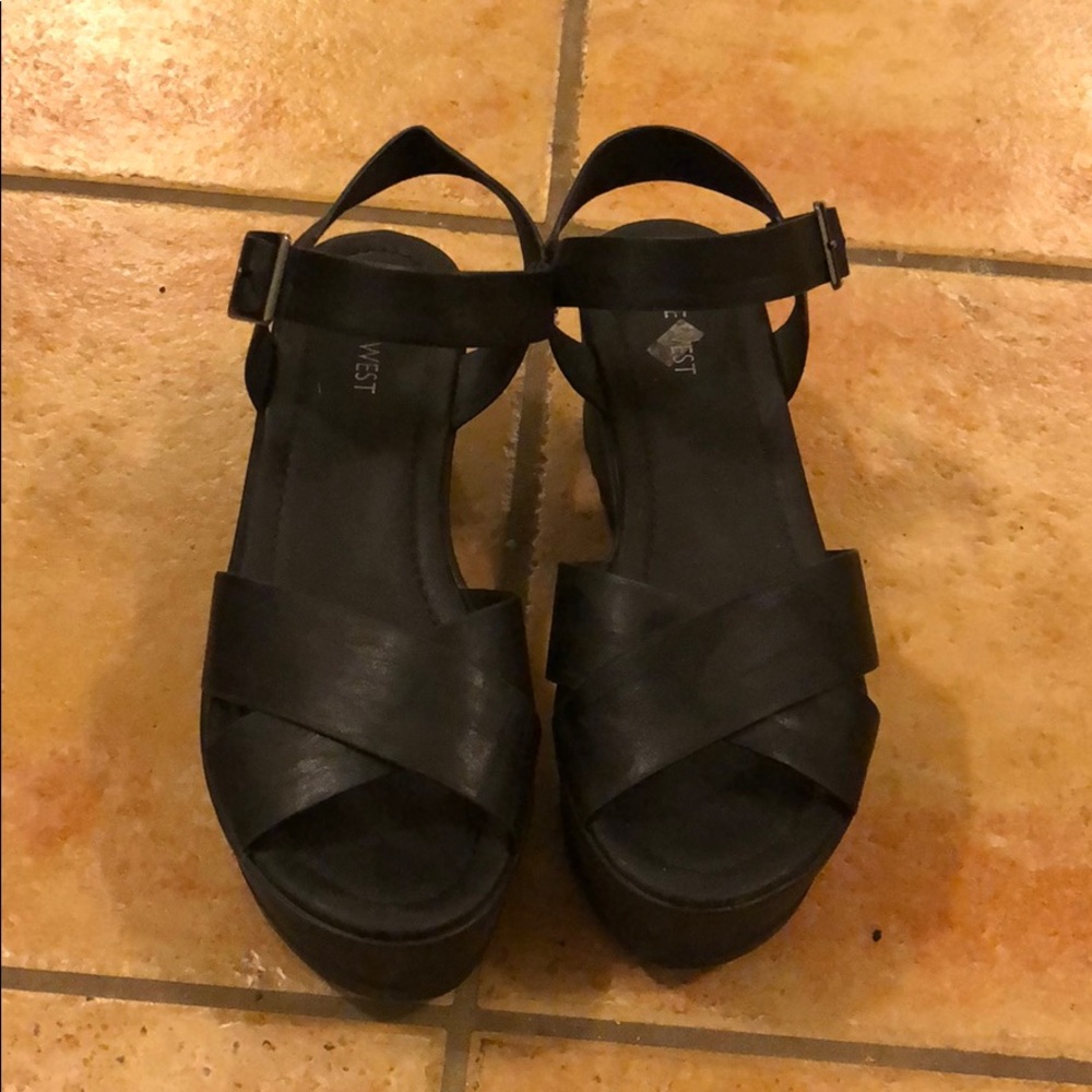 Nine West Dabomb Platform Sandals